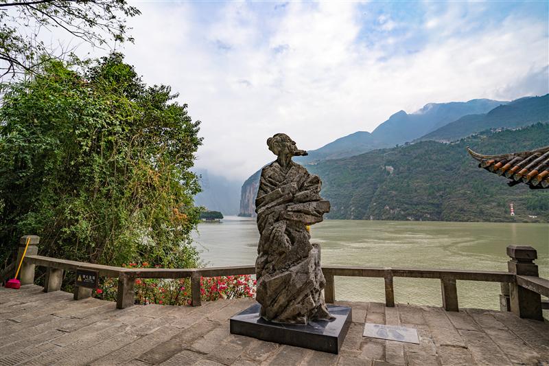 白帝城 杜甫雕像